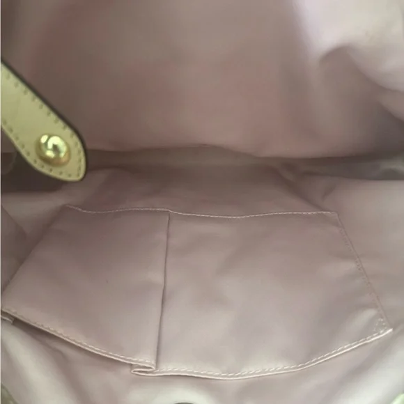 Coach Tan and Cream Shoulder
Bag with Slouchy Design -EUC - Picture 10 of 10